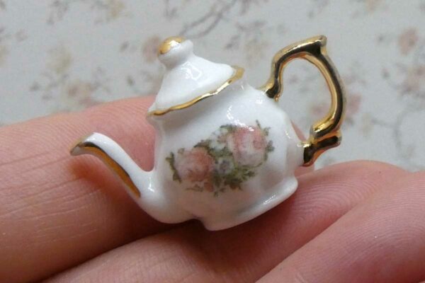 Reutter Porcelæn Miniature porcelæns tekande til dukkehus