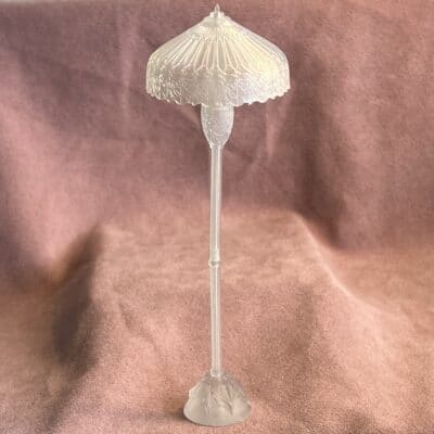 Tiffany gulvlampe med tiffanylys i lampefoden
