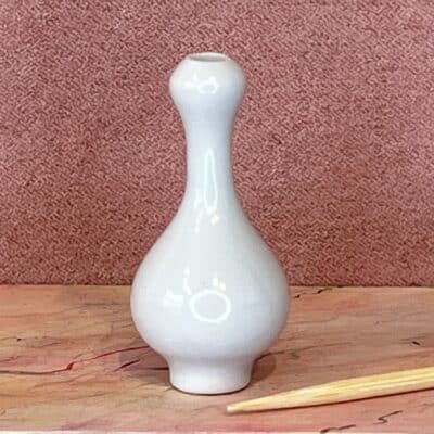 Moderne miniature vase i slankt design